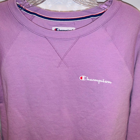 LIKE NEW CHAMPION LILAC COLORED CREW SWEATSHIRT-SM - Picture 5 of 6